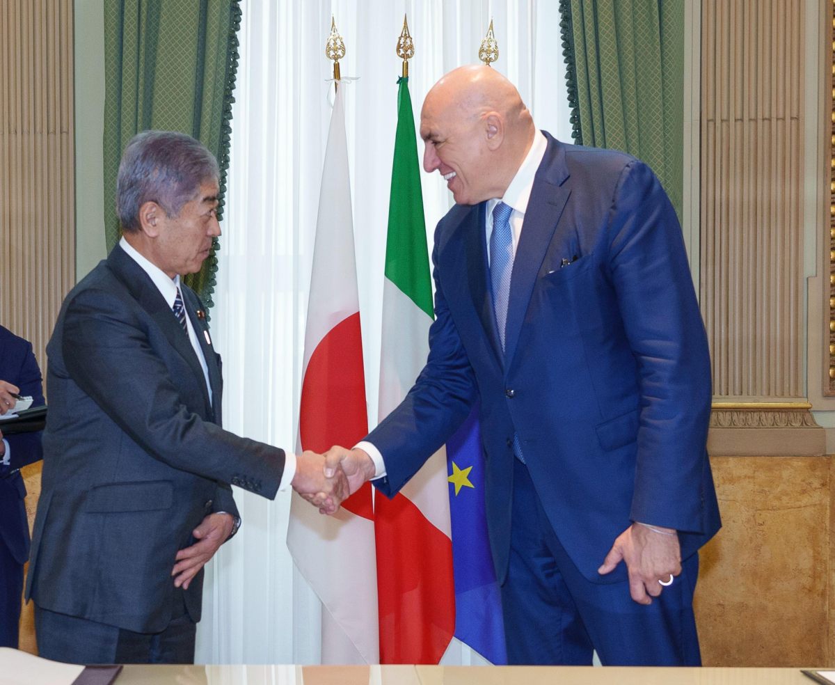Difesa, firmato accordo tra Italia e Giappone