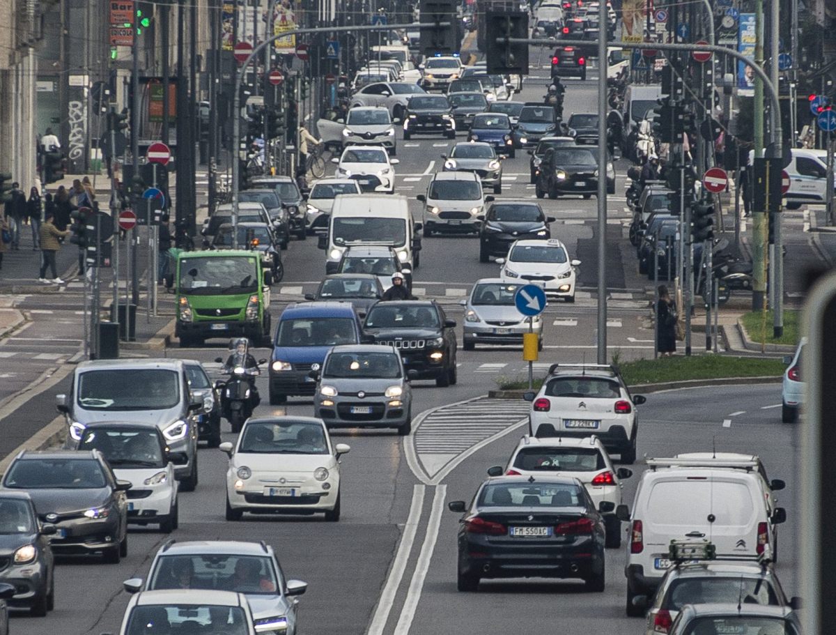 Automotive, in Italia metà delle aziende non prevede nuovi investimenti