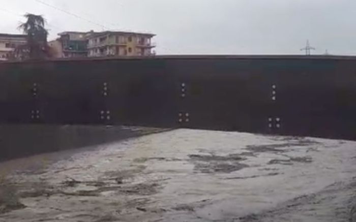 Bomba d’acqua su Firenze, città allagata