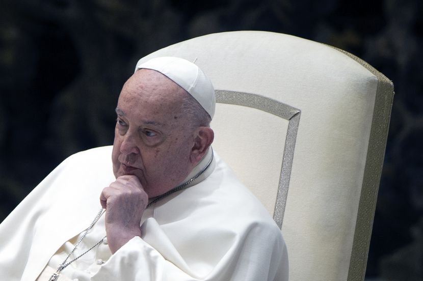 Papa Francesco “Chiesa offra ospitalità e cura a vittime di abusi”