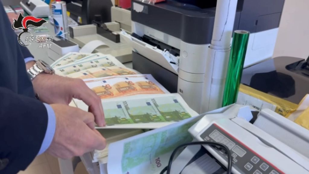 Smantellata a Lecce una stamperia clandestina di banconote false