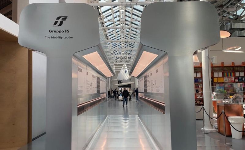 Il Gruppo FS alla Milano Design Week con l’opera “Pensiero Binario”