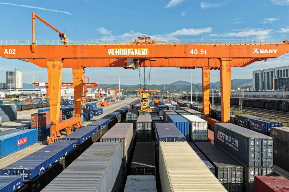 Cina, a maggio il Vertice globale sul commercio e gli investimenti