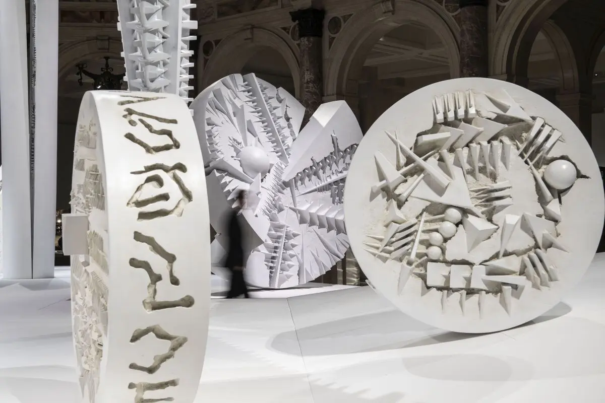 Intesa Sanpaolo, alle Gallerie d’Italia le grandi opere di Arnaldo Pomodoro