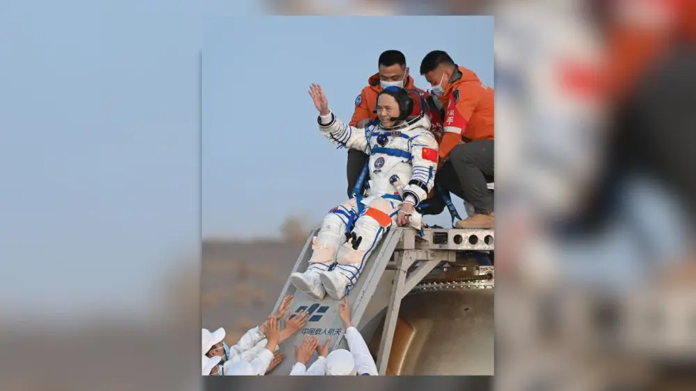 Atterrata in Cina la capsula di rientro della stazione spaziale Shenzhou-22