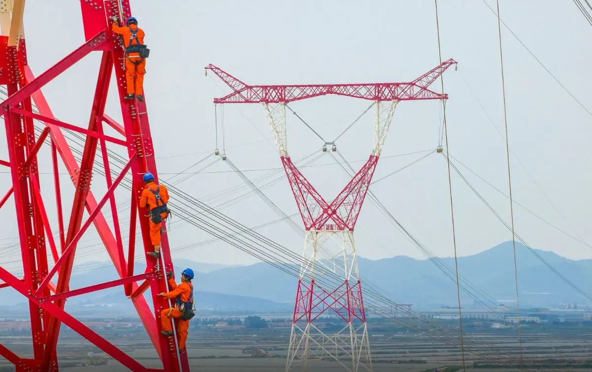 Cina, consumo di elettricità +5,3% nel primo semestre 2026. Trainano hi-tech e IA