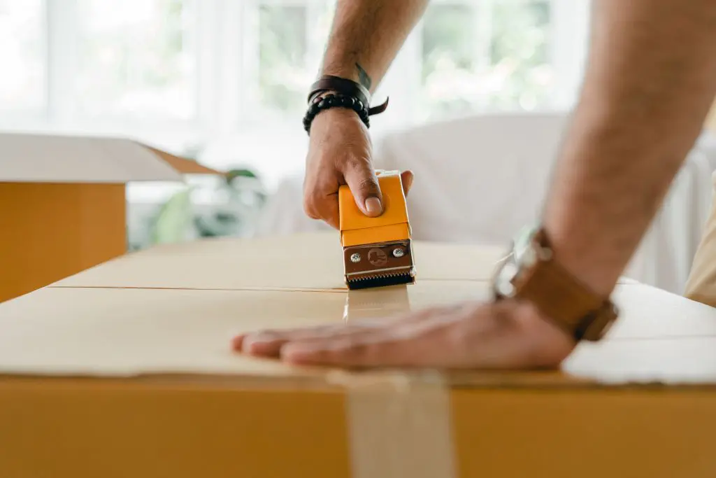 Trasloco senza stress, il decluttering è il primo passo