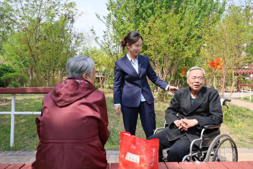 Cina, misure per promuovere i servizi domestici