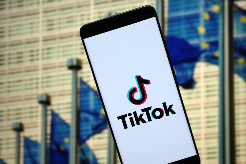 Per Bruxelles gli account TikTok non tutelano i minori