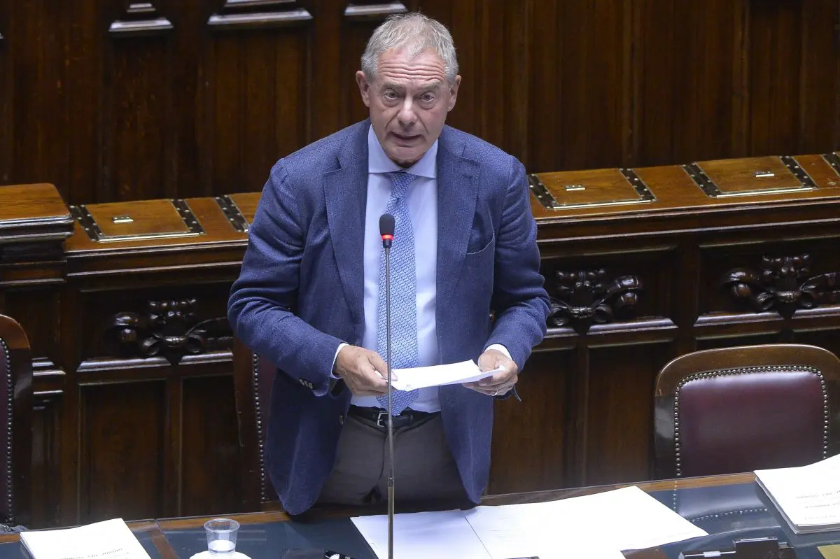 Data center, ok Cdm a strategicità per due investimenti. Urso “Italia attrattiva”