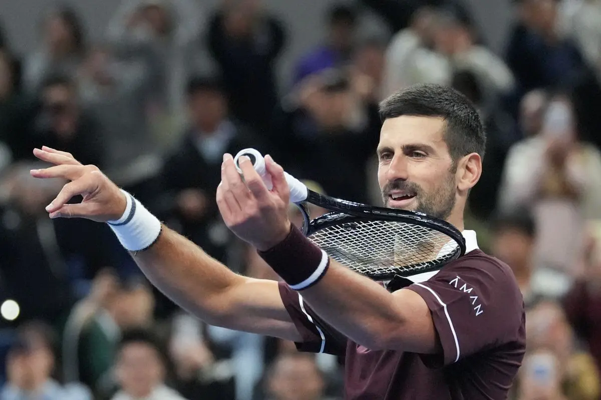 Djokovic vola in finale a Pechino, Medvedev squalificato