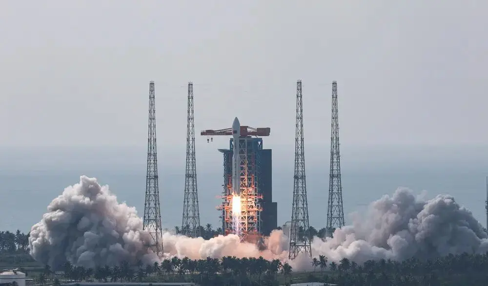 Cina, lanciato un nuovo gruppo di satelliti per Internet